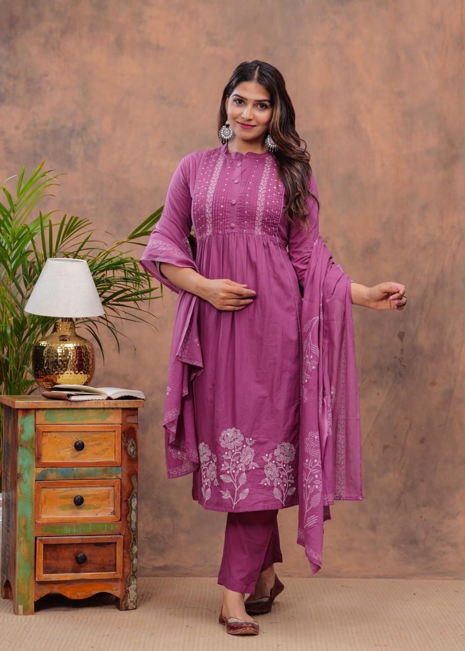 Women Parple Printed Straight Kurta Suit Set