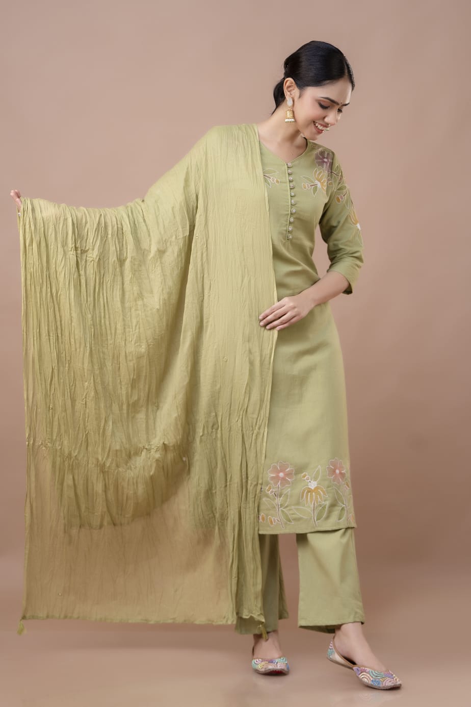 Women Green Cotton Blend Kurta Pant Dupatta Set