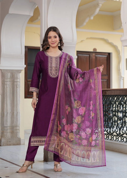 Beautiful Vatican Suit set which is beautifully decorated It is paired with matching colour pants