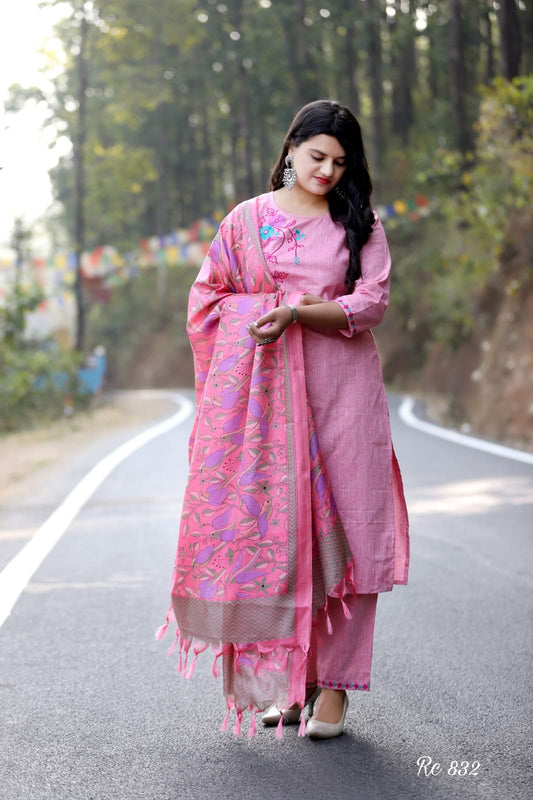 Handloom kurta set paired with art silk duppatta