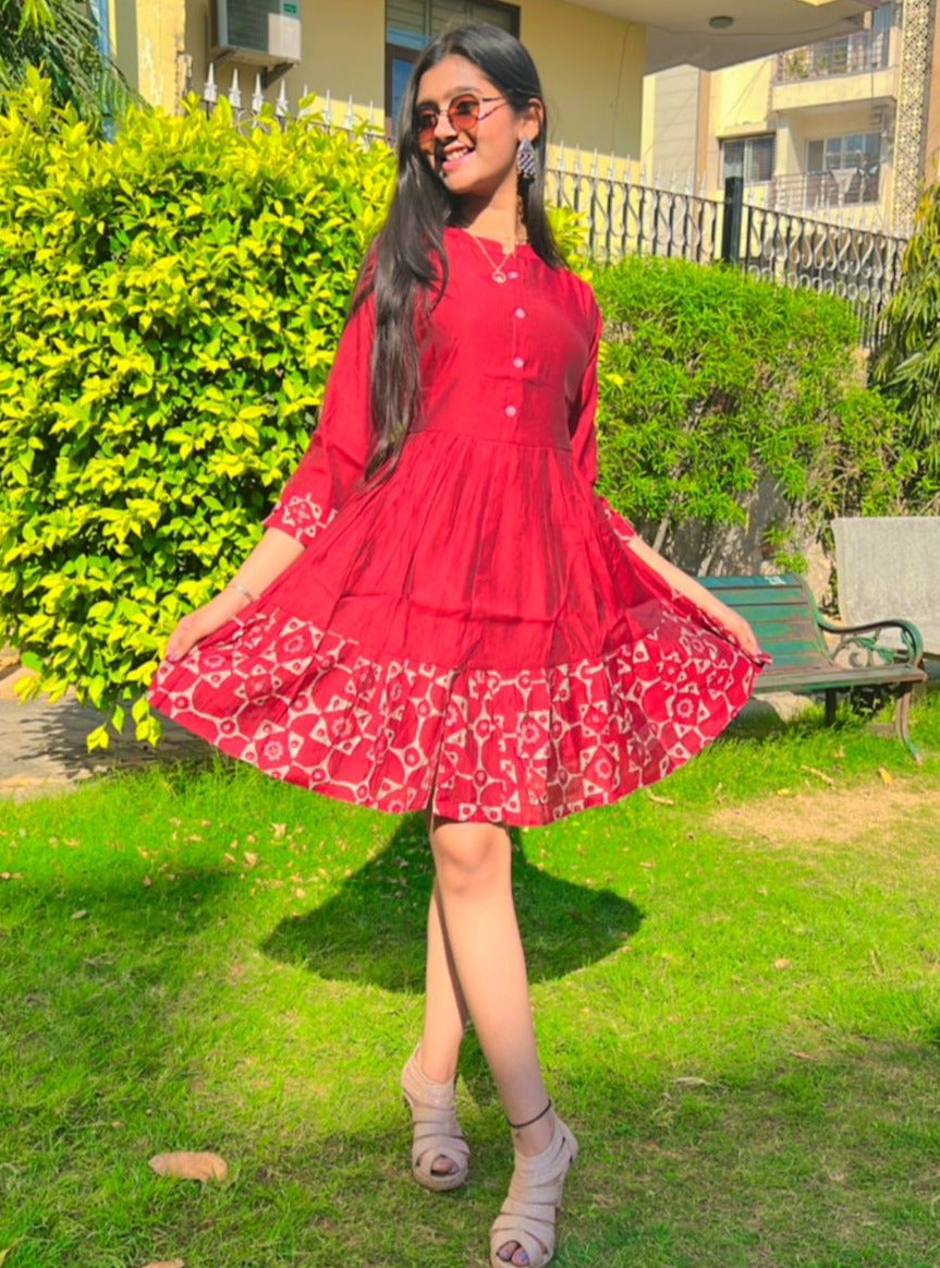 Red muslin degital print on short frock